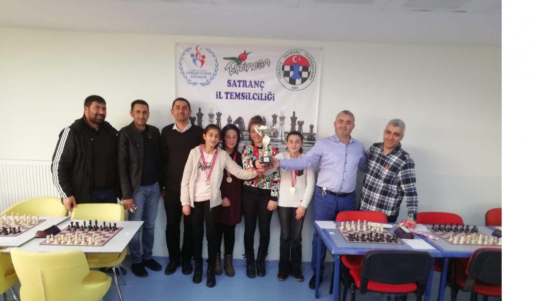 Yıldız Kız Satranç Erzincan Şampiyonu Bayırbağ Ortaokulu